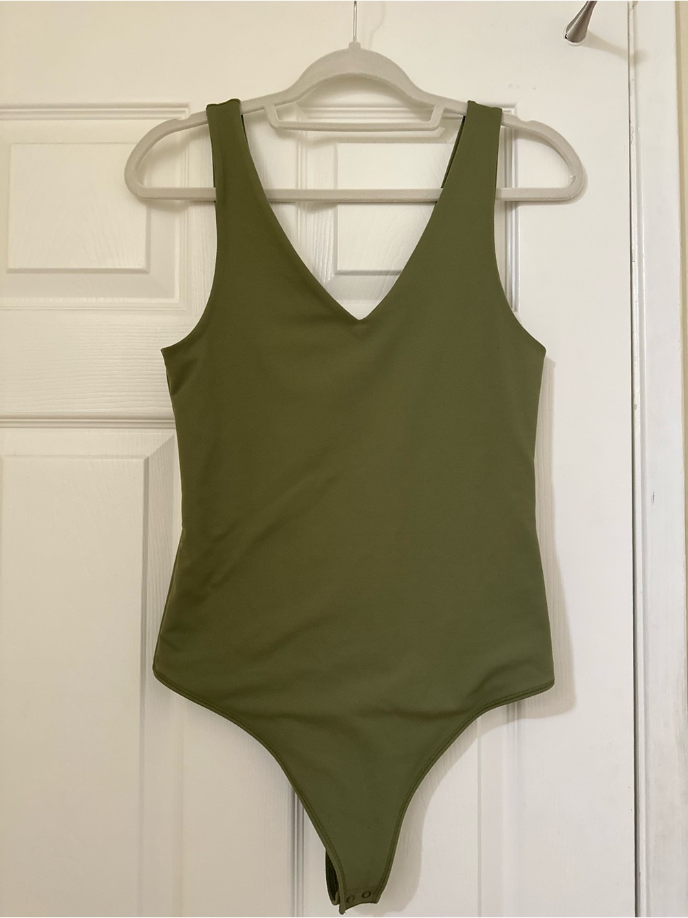 NWOT Abercrombie Sz M Bra-Free Plunge Bodysuit in Olive Green Double Lined VNeck